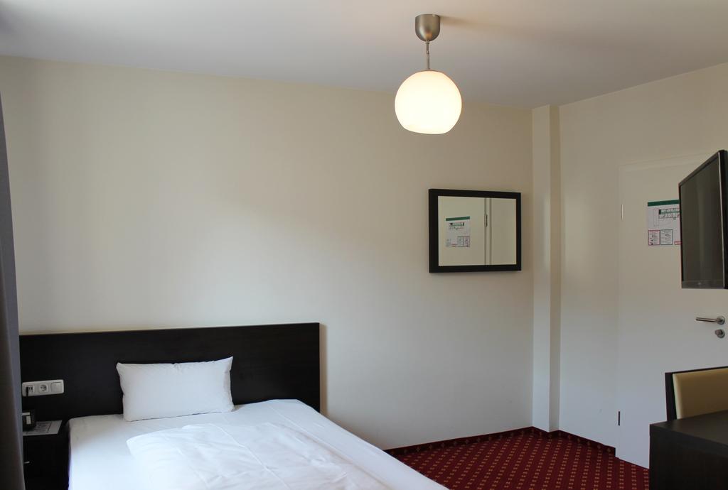 Aariana Hotel Жак Офенбах Екстериор снимка