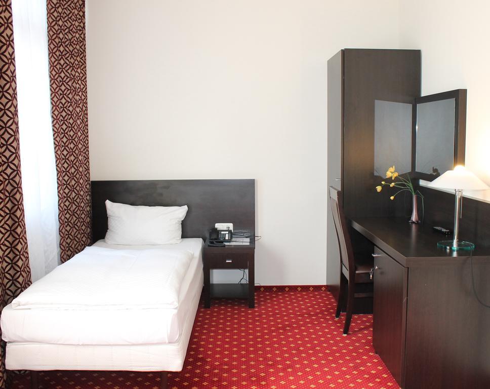 Aariana Hotel Жак Офенбах Екстериор снимка
